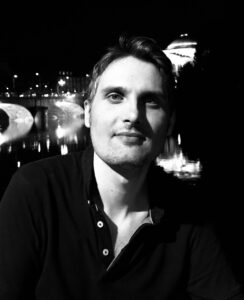 Fabio Belloni - Professore associato di Storia dell’Arte Contemporanea, Università degli Studi di Torino.