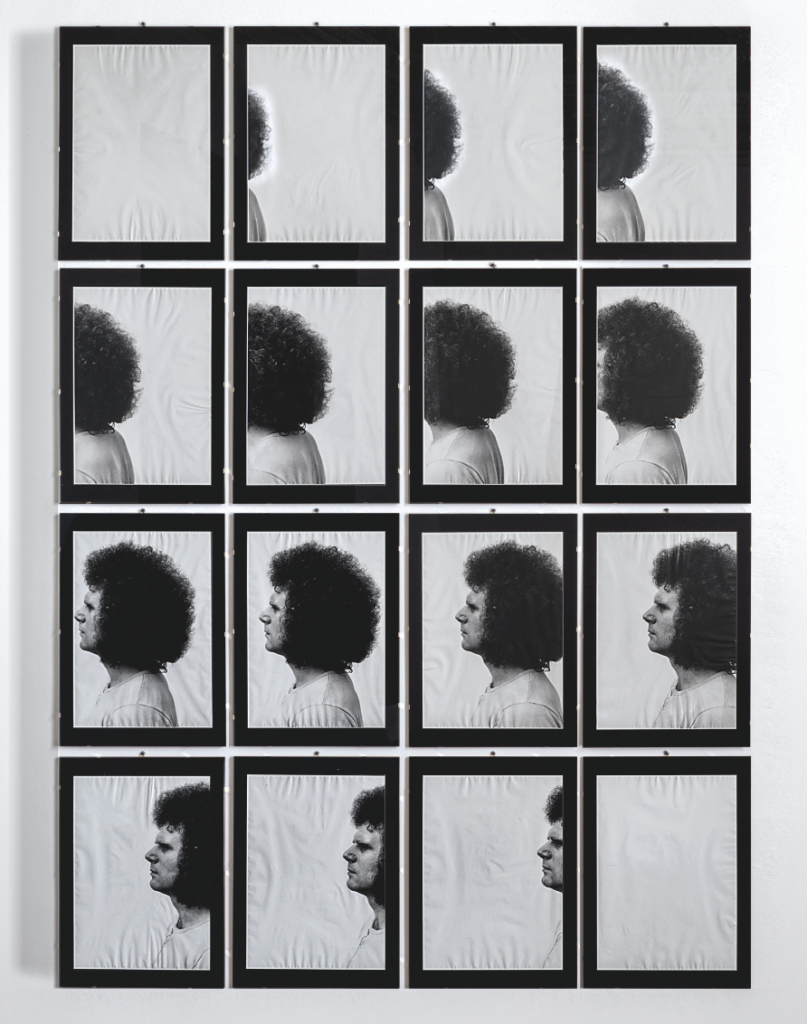 Durch Bildformatgehen – von rechts nach links (Passing Through the Image – from right to left) by Klaus Rinke