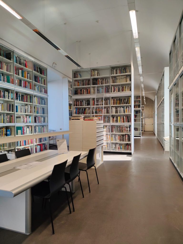 Biblioteca del Castello di Rivoli Museo d'Arte Contemporanea